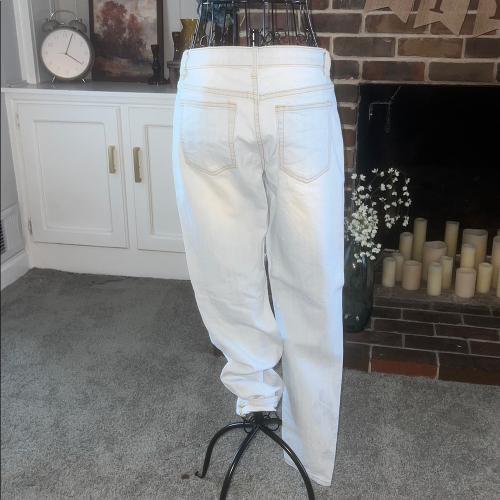 Boston Proper Light Wash Distressed Boyfriend Jeans Sz 8 - Picture 3 of 6